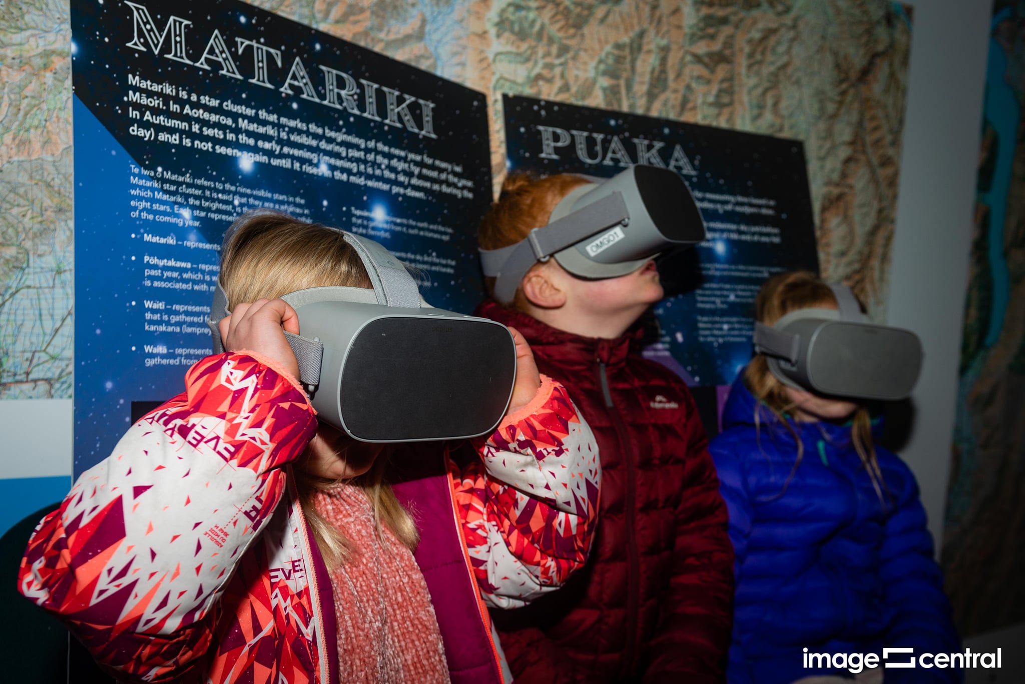 Checking out the VR headsets - Matariki Celebration in Alexandra 2021 - Photo by Clare Toia-Bailey