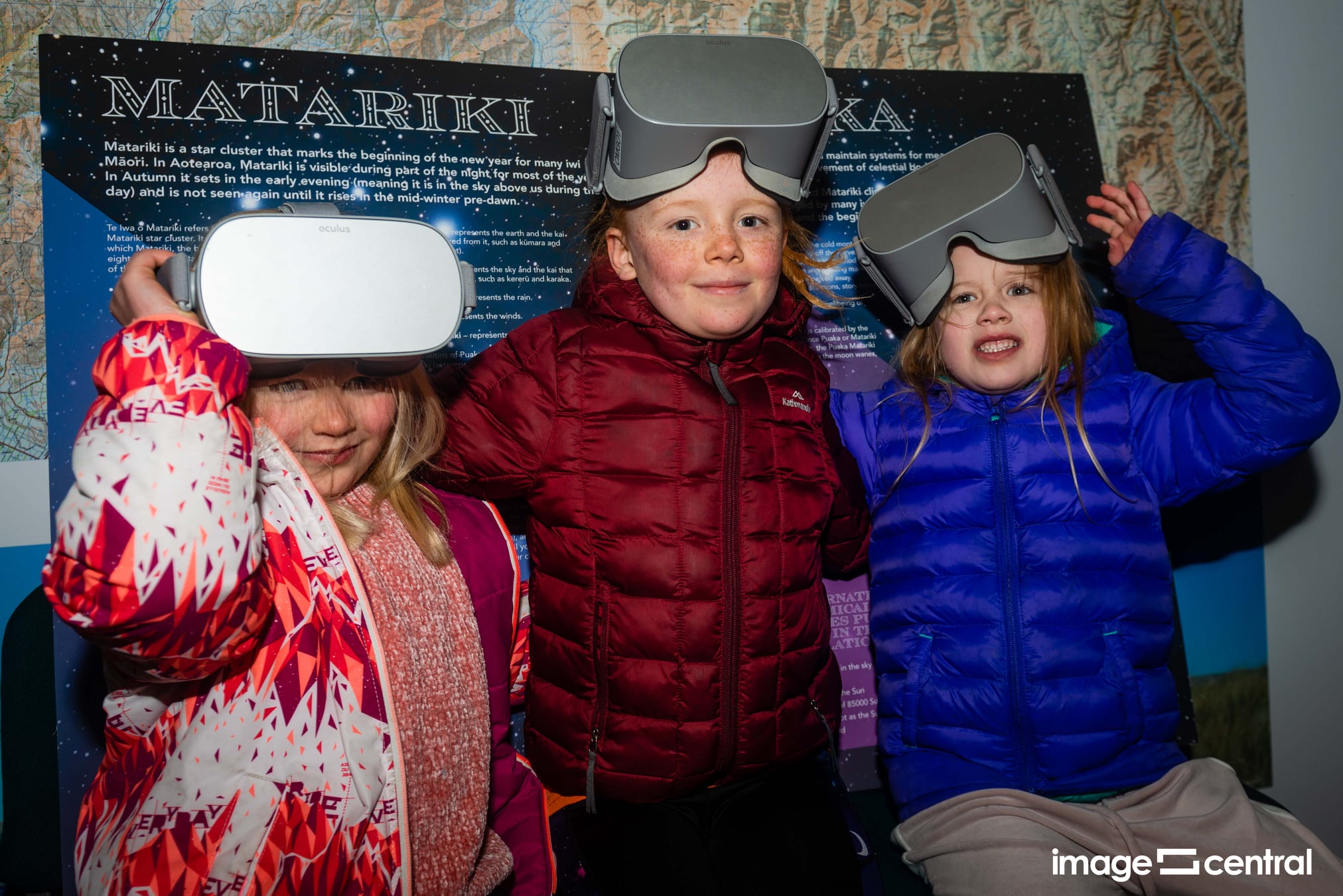 Trying out the VR headsets - Matariki Celebration in Alexandra 2021 - Photo by Clare Toia-Bailey